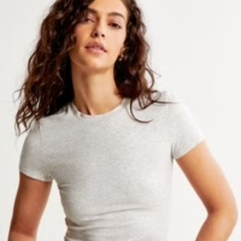 Abercrombie & Fitch Cotton Seamless Fabric Essential Tee - Picture 2 of 4